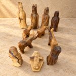 El Nacimiento en la Madera · Tierra Santa