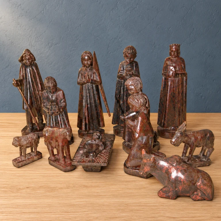 Un nacimiento de tonos rojizos