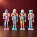 Personajes de una Navidad de Cuento · Cascanueces Rusos