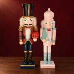 Personajes de una Navidad de Cuento · Cascanueces Rusos